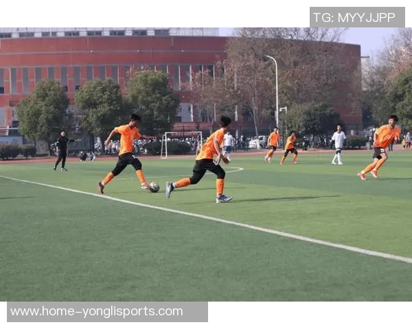 高中足球:培养团队精神与竞技能力的校园运动新风尚 高中足球:培养团队精神与竞技能力的校园运动新风尚