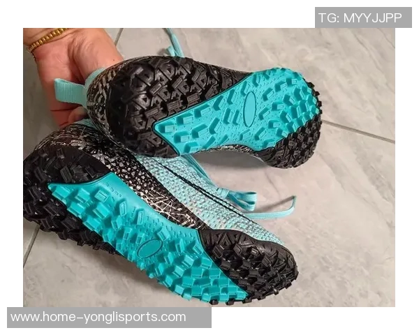 刺客足球鞋的魅力与性能解析让你在球场上尽显锋芒